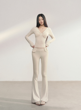 PEMPL·V领长袖带胸垫小胸显大性感显瘦上衣&低腰修身加绒微喇裤