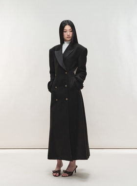 PEMPL 戗驳领垫肩廓形毛呢外套女黑色长款收腰缎面拼接粗花呢大衣