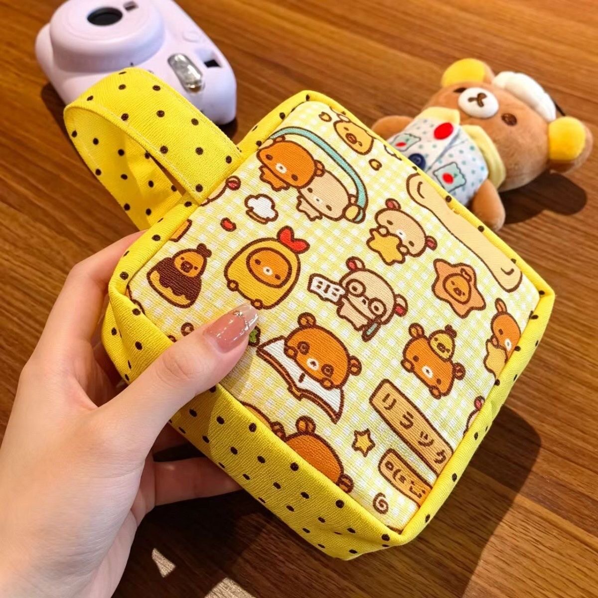 日系可爱动漫小熊化妆包卡通相机杂物收纳包大容量便携拍立得小包