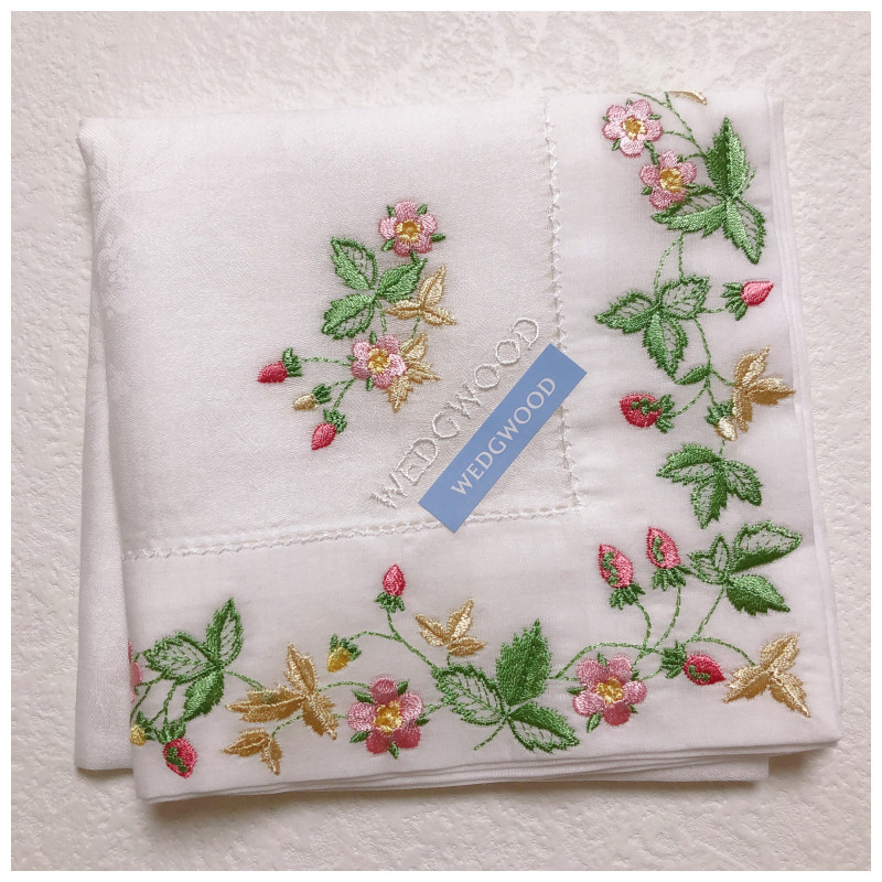 46cm包邮日本制进口wedgwood韦奇伍德手帕刺绣小草莓全棉绣花手绢