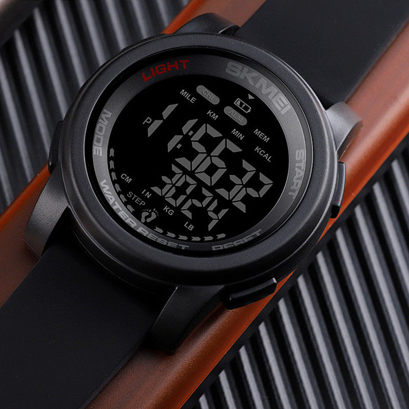 户外运动多功能秒表倒计时男表运动计步卡路里里程男士手表大表盘