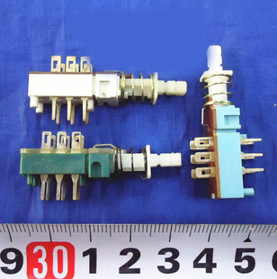 波段琴键健开关 一位按键开关 自锁 高25mm(不含按键) 全新积压货