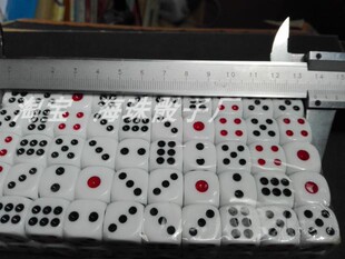 14号骰子红黑蓝点13.5mm毫米圆角常规湾风酒吧ktv喝酒色子摇盅猜