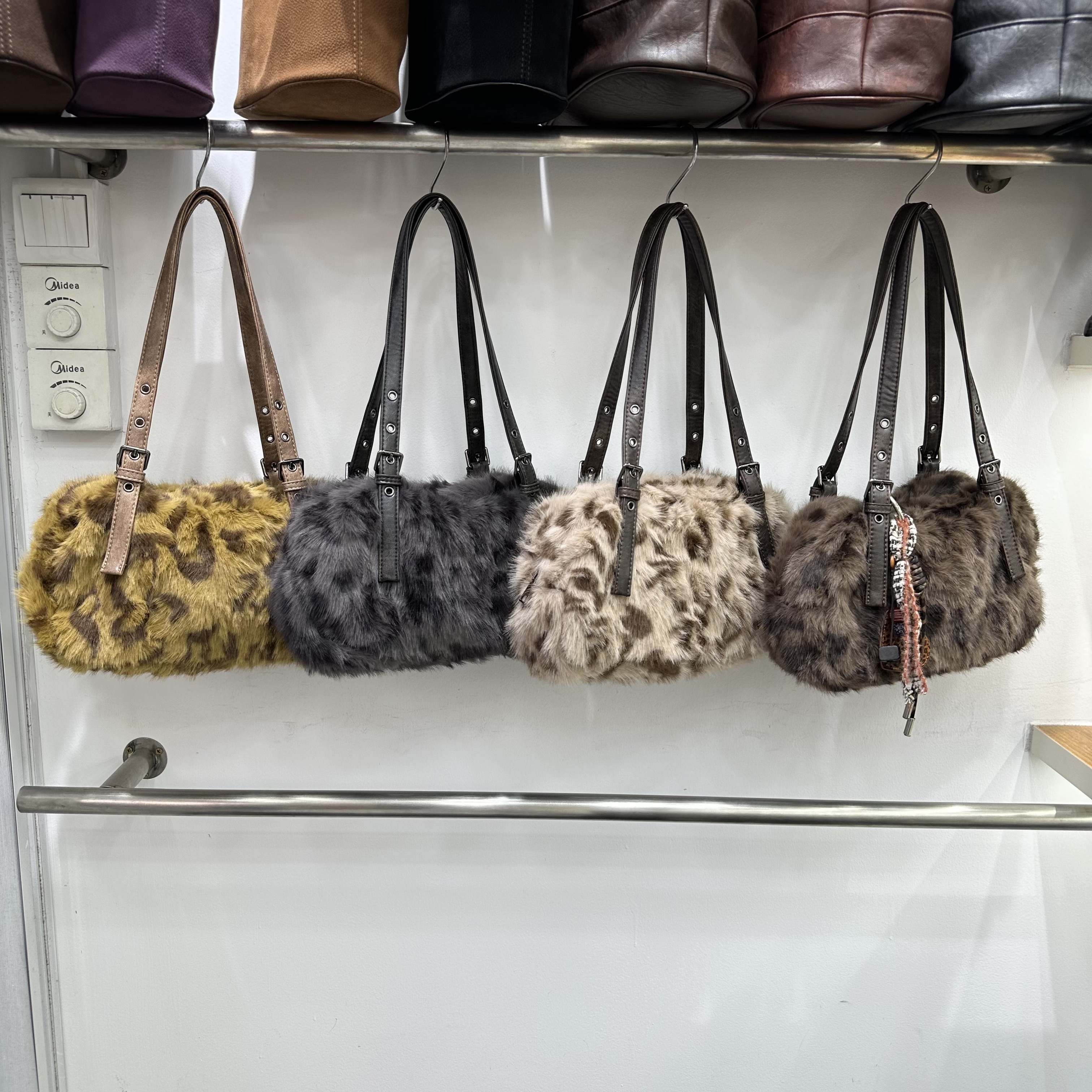 毛绒绒超火高级感时尚单肩腋下包