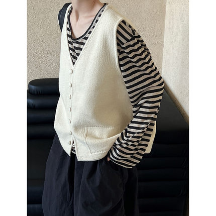 纯色复古包扣v领针织衫马甲女2024早秋新外搭老钱风叠穿毛衣背心