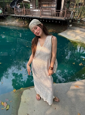 26春夏法式温柔V领背心裙松弛感慵懒蕾丝钩花无袖连衣裙长裙C8329