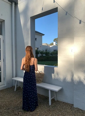 早春法式浪漫度假风人丝平纹吊带裙五角星收腰修身型连衣裙C8552