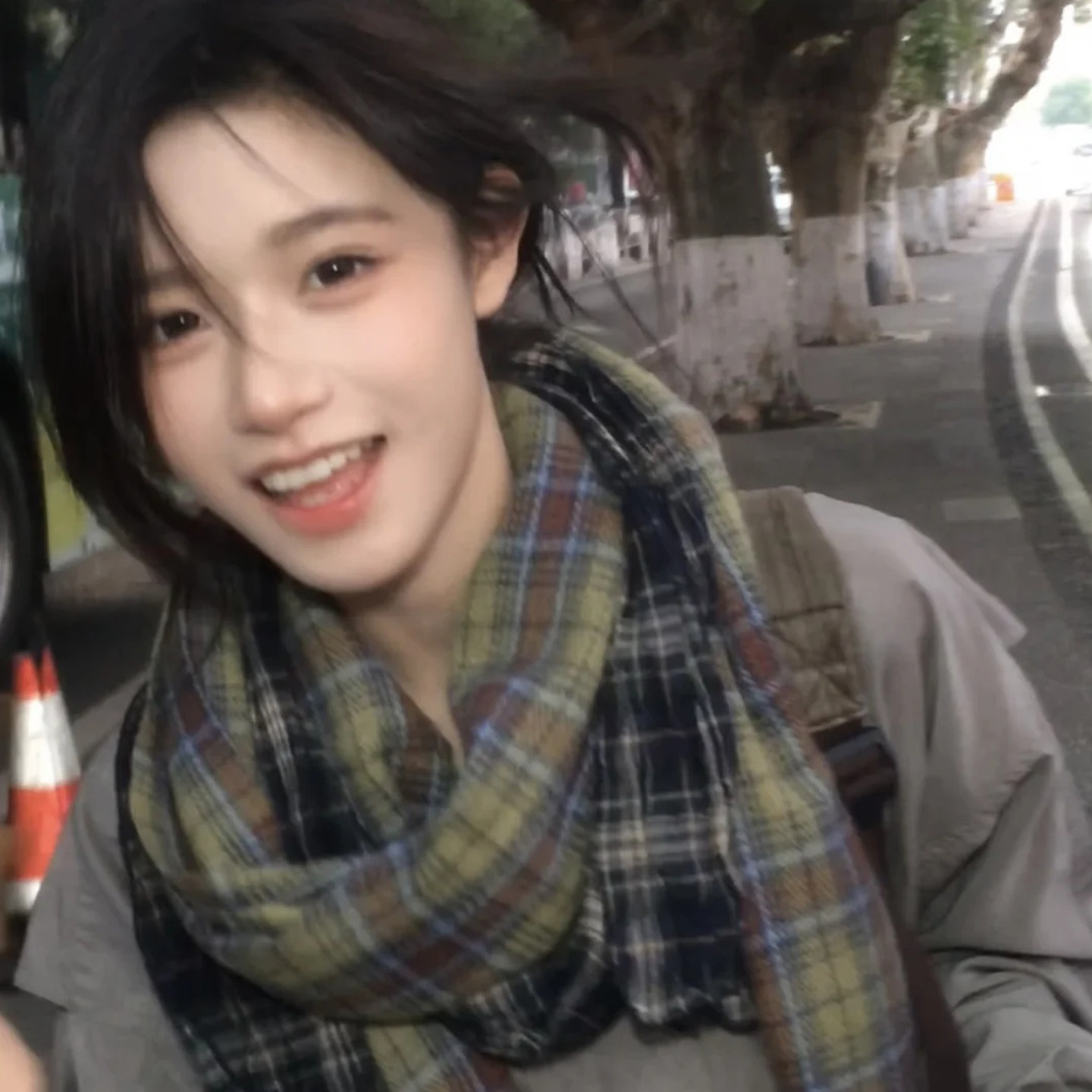 小众设计韩系复古绿色格子流苏围巾女秋冬百搭保暖加厚披肩氛围感