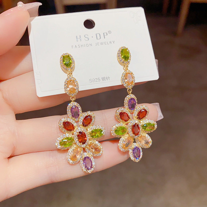 欧美个性轻奢重工彩色锆石花朵耳坠女长款时尚高级感小众设计耳环怎么看?