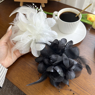 布艺网纱羽毛超大花朵胸针时尚 韩版 串珠白色花卉别针胸花超仙配饰