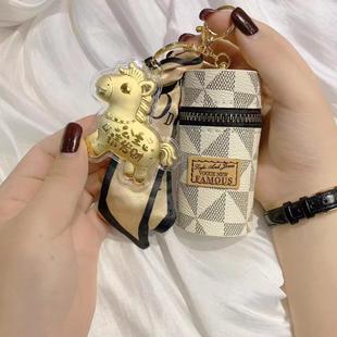 马上有钱小马钥匙扣口红包耳机包挂件足金999黄金高级感l挂饰v女