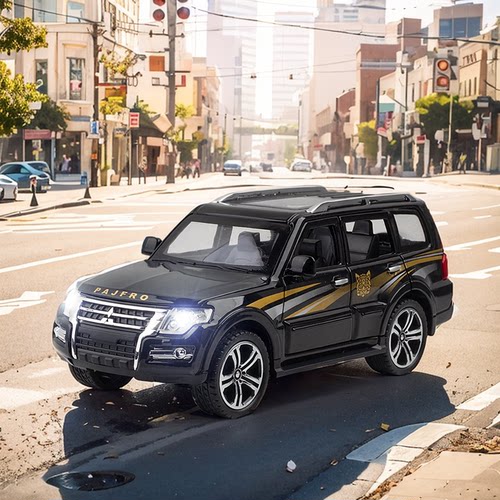 车致1:32三菱帕杰罗六开门声光回力合金车模型吉普车男孩玩具摆件