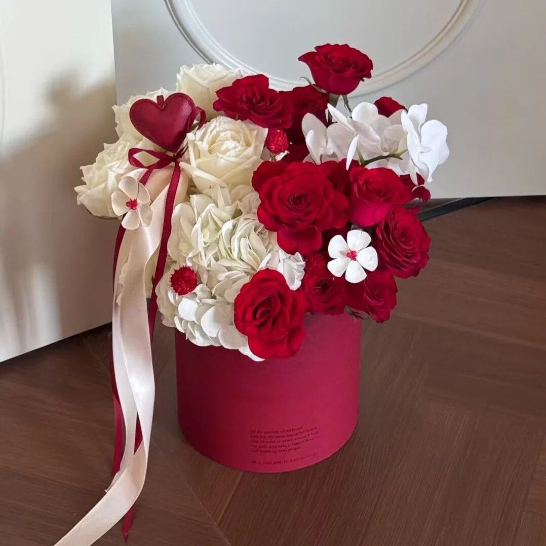 网红小香风玫瑰花束卡布奇诺爱莎情人节七夕求婚表白生日纪念花束