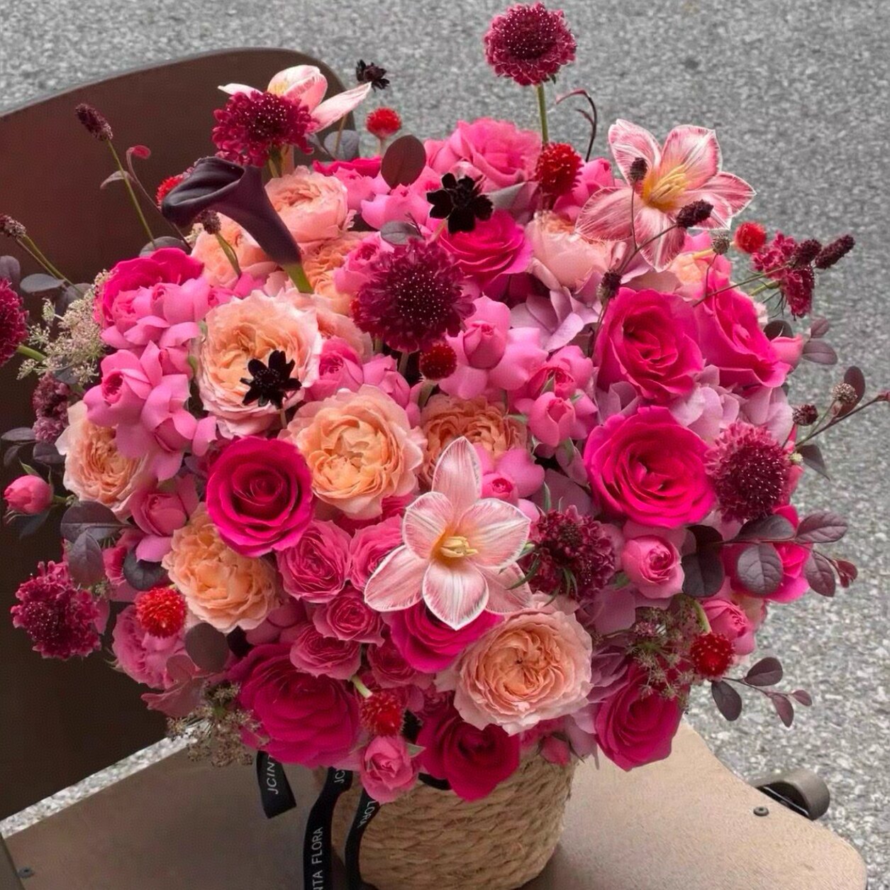 西安同城花店上门送花母亲节520情人节草编抱抱桶鲜花生日礼物