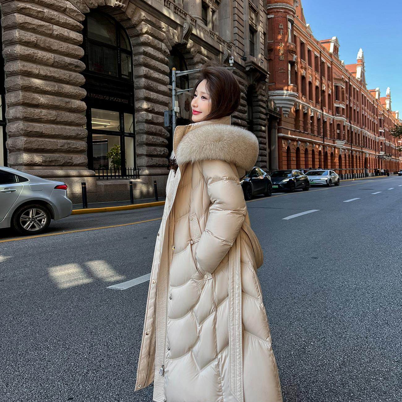 雪莉shirley 白鸭绒2025冬季新款羽绒服女收腰高端过膝毛领长款厚