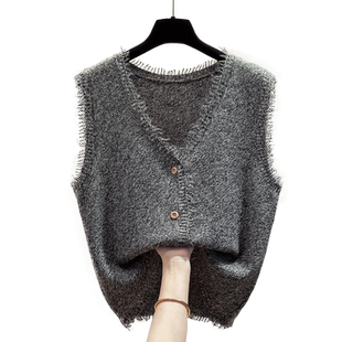 流苏针织开衫v领马甲背心女2026秋装新款宽松外穿马夹毛衣坎肩潮