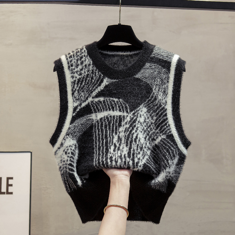 圆领仿水貂绒针织马甲背心女2025秋冬新款外穿马夹叠穿短毛衣坎肩