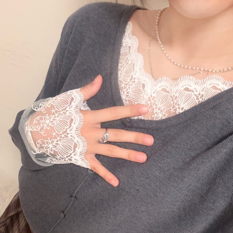 V领蕾丝拼接打底针织衫女秋冬