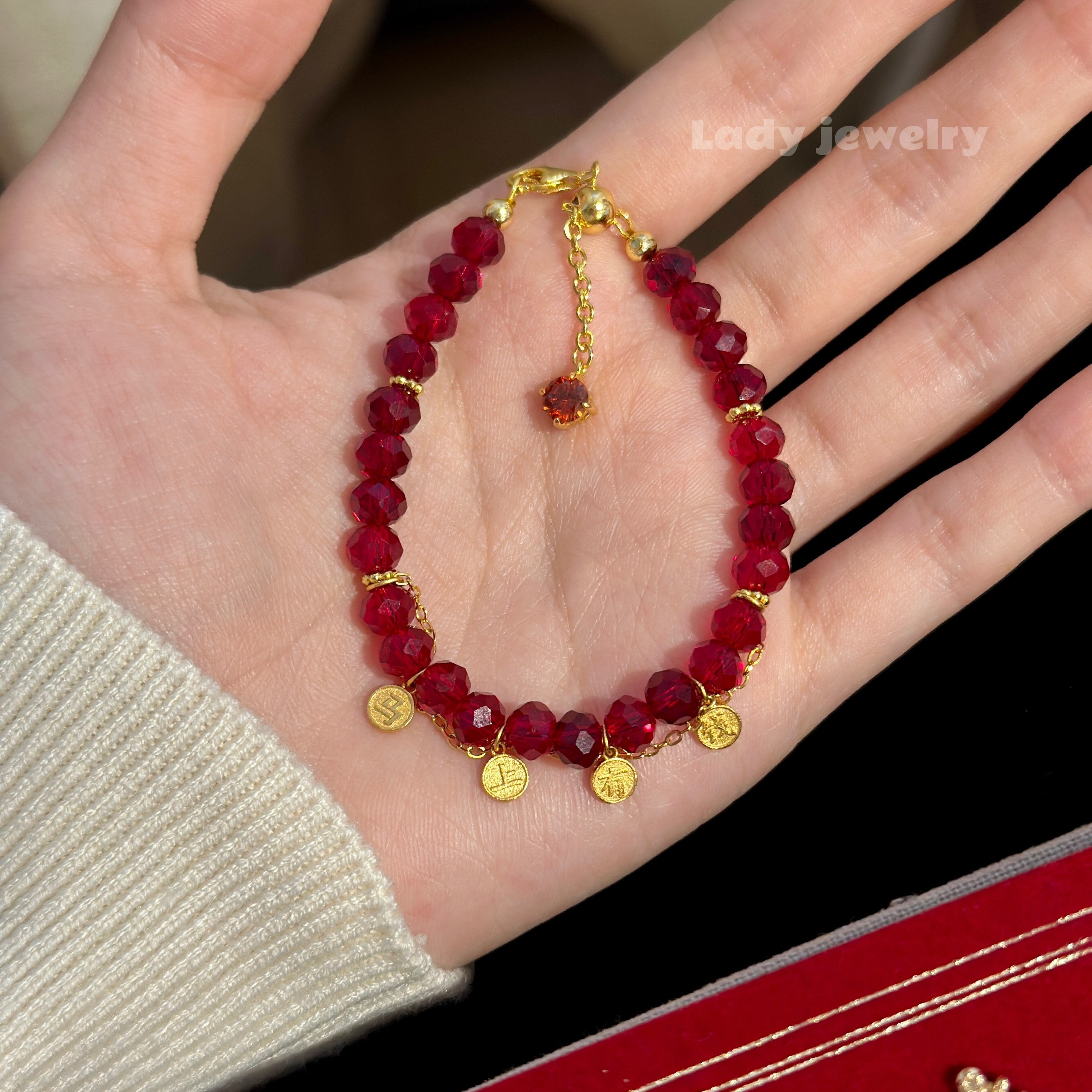 蕾迪「红运当头」新年“马上有钱”鸽血红人工宝石s925银镀金手链