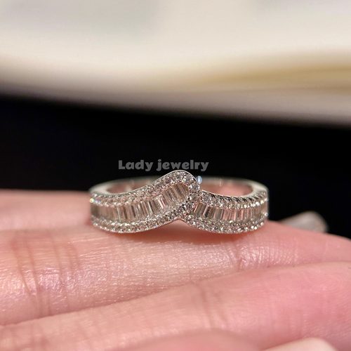 蕾迪璀璨星河人字t方钻排戒