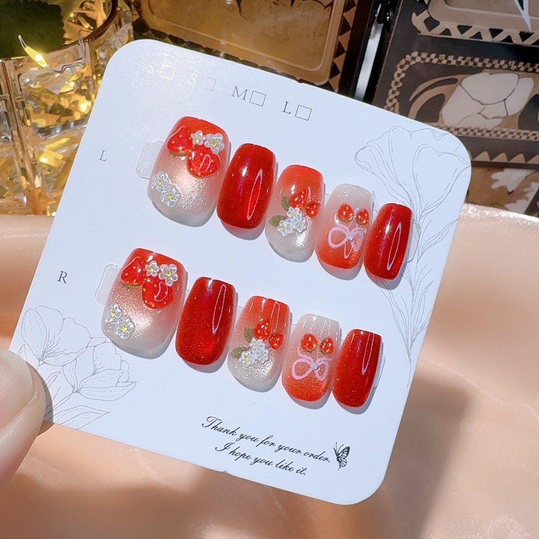2026年新款红色花朵穿戴甲短款手作高级感成品美甲秋冬爆款指甲片,彩妆/香水/美妆工具,穿戴甲/甲片,淘宝优惠券,粉丝福利购,淘宝优惠卷