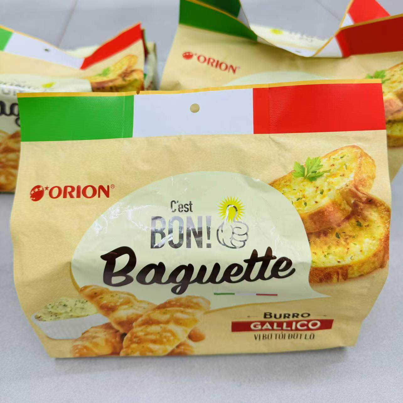 越南代购越南法棍小饼干蒜香黄油面包干咸香休闲办公零食180g/袋