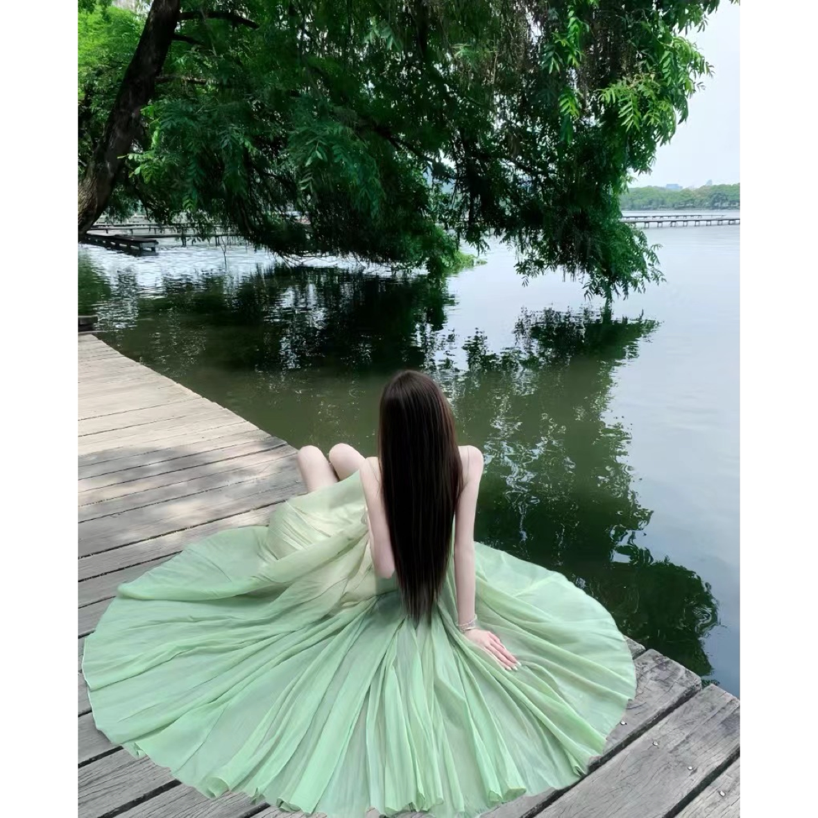 海边度假仙女裙浅绿色显白吊带长裙含胸垫大裙摆连衣裙