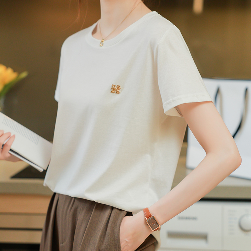 莱赛尔圆领白色t恤女桑蚕丝短袖修身小标2025夏新款设计感上衣潮
