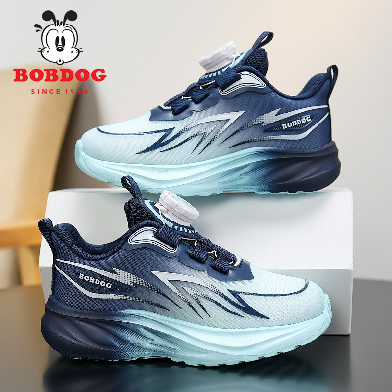 巴布豆童鞋男童运动鞋透气防滑跑步鞋旋转扣轻便减震春季新款鞋子