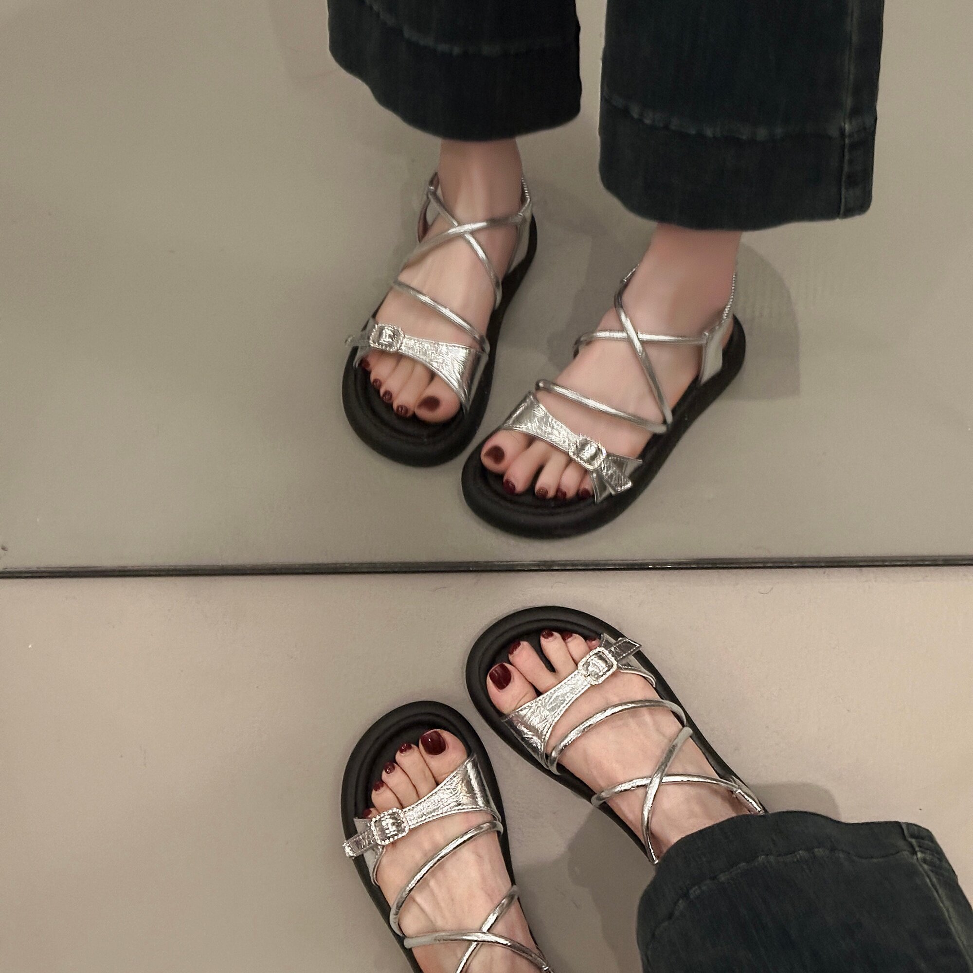 厚底罗马凉鞋女款2026新款夏季平底软底不累脚配裙子海边沙滩凉鞋