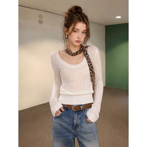 BERUN 辣妹气质U领坑条针织衫女装秋季气质修身显瘦内搭打底上衣
