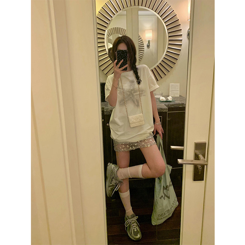 BERUN 白色圆领短袖恤女夏季高级感重工银色镂空亮片短裙两件套