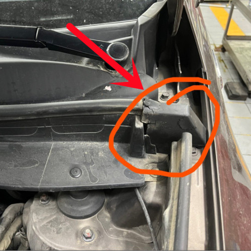 起亚智跑机盖密封条胶头