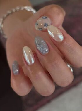 小碎花纯手工穿戴甲蕾丝海莉撞色温柔气质高级ins氛围感学生美甲