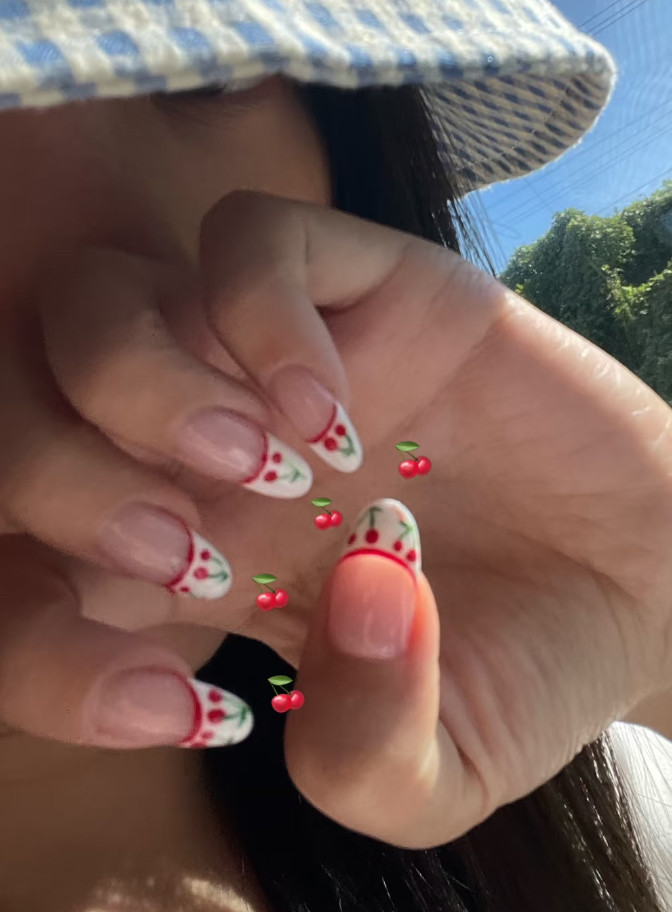 Jennie明星同款纯手工穿戴甲樱桃法式显白气质甜酷欧美美甲多巴胺