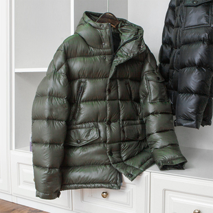 时尚 亮面防水拉链连帽轻盈蓬松保暖90白鹅绒排骨羽绒服 高品质