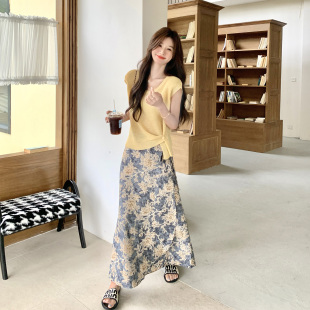 碎花半身裙两件套 夏日绝美小裙子套装 女2025新款 法式 度假风针织衫