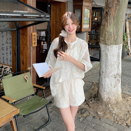 白色新中式国风套装女2025夏季新款气质超好看绣花衬衫短裤两件套