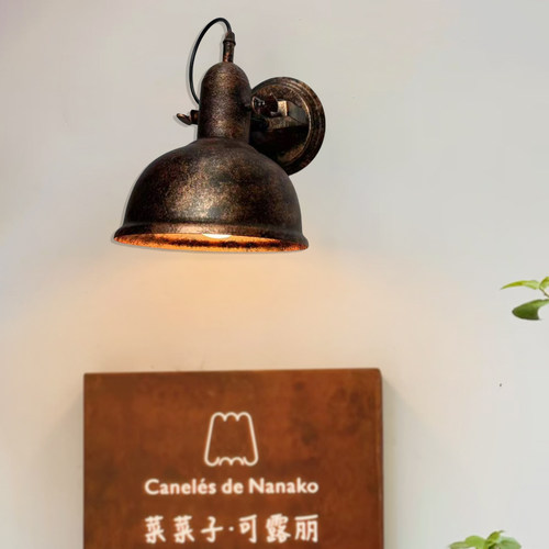 loft复古店铺门口走廊过道墙壁灯