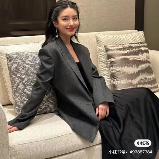 2025春秋季 极简高级廓形西装灰色时尚休闲通勤宽松上衣外套女士