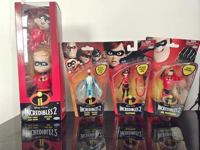 正版超人总动员3.75寸超人爸爸妈妈大儿子和小儿子冰冻侠套装模型