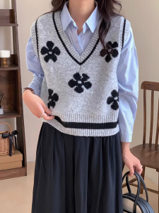 V领针织马甲女秋季新款2023爆款毛衣背心上衣设计感小众ins甜辣妹