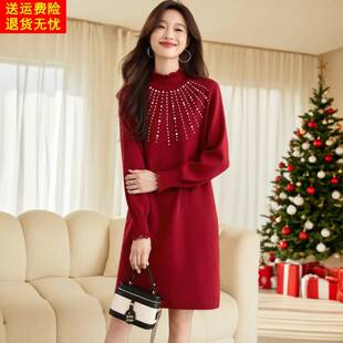 高级感圣诞半高领红色针织连衣裙女2025秋冬新款洋气毛衣裙小个子