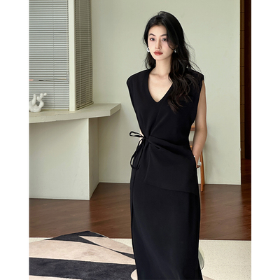 黑色气质显瘦V领包臀连衣裙女春夏无袖高级感赫本风打底裙女通勤