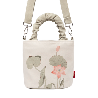 彩衣堂国风清新荷花褶皱水桶包