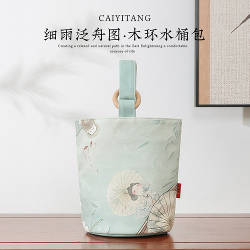 彩衣堂国风可爱春夏水桶包