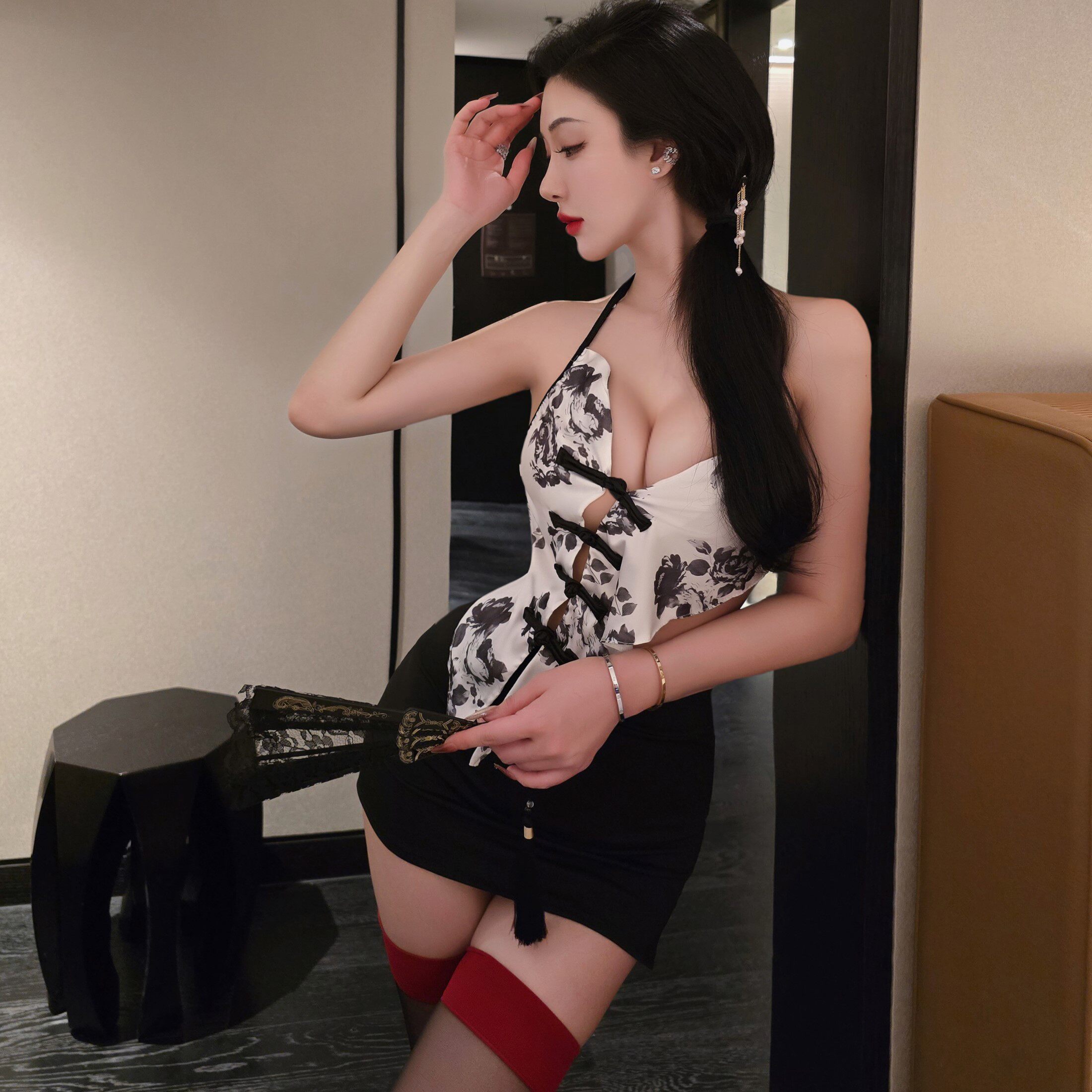 直播上镜好看的衣服仙风道骨少女水墨印花肚兜式包臀半身裙套装