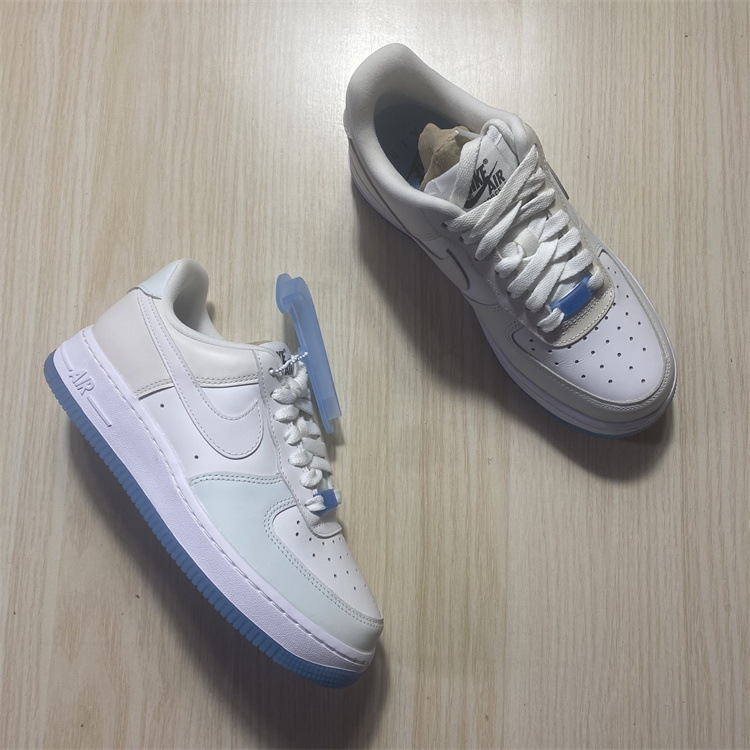 nike air force 07 lx af1女子变色龙热感应运动板鞋 da8301-100