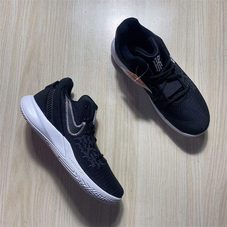 耐克NIKE KYRIE FLYTRAP 欧文黑白简版气垫篮球鞋 AO4438-001-170
