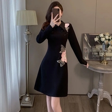 大码300斤女装新中式旗袍国风连衣裙显瘦春秋冬刺绣小黑打底裙子